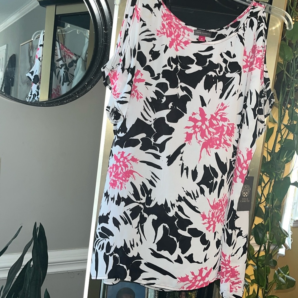 Vince Camuto size, medium, pink Ross woven